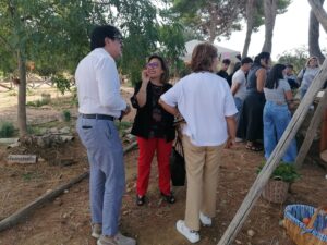 Il Dirigente Scolastico Francesco Raguso con ospiti e partecipanti durante la manifestazione Hortus et Equitatus